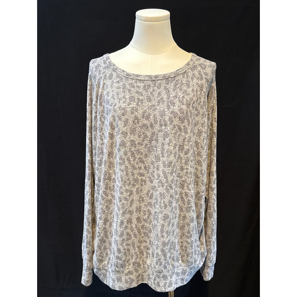 Women’s Buffalo Grey Leopard Print Long Sleeve Shirt Sz XL